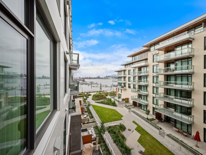 Photo 1 at 425 - 755 Harbourside Drive, Harbourside, North Vancouver