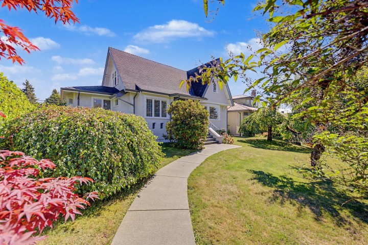 Photo 2 at 952 Grand Boulevard, Boulevard, North Vancouver