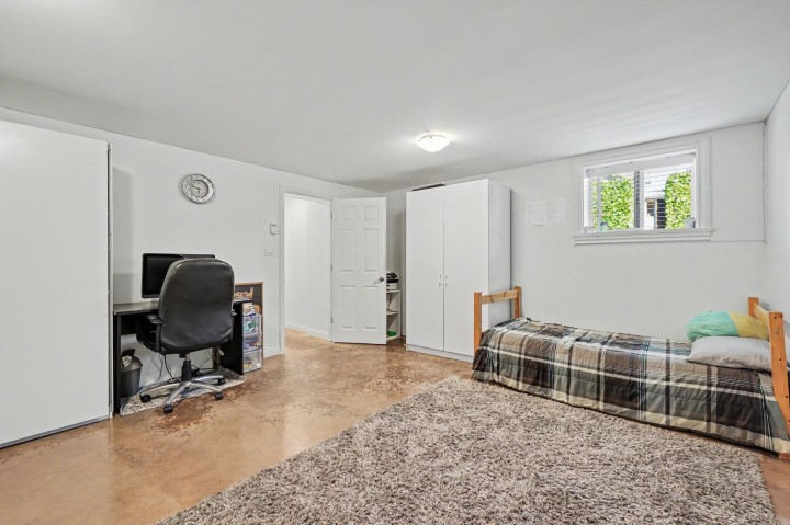 Photo 33 at 952 Grand Boulevard, Boulevard, North Vancouver