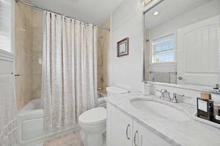 Photo 25 at 952 Grand Boulevard, Boulevard, North Vancouver