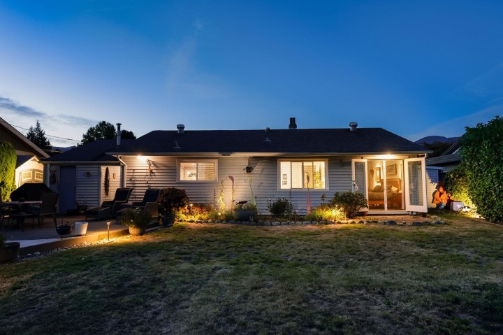 Photo 5 at 1283 Pinewood Crescent, Norgate, North Vancouver