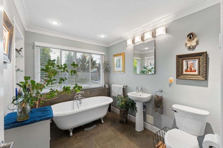 Photo 24 at 1283 Pinewood Crescent, Norgate, North Vancouver