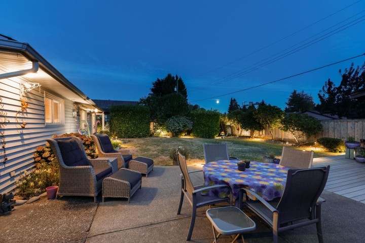 Photo 4 at 1283 Pinewood Crescent, Norgate, North Vancouver