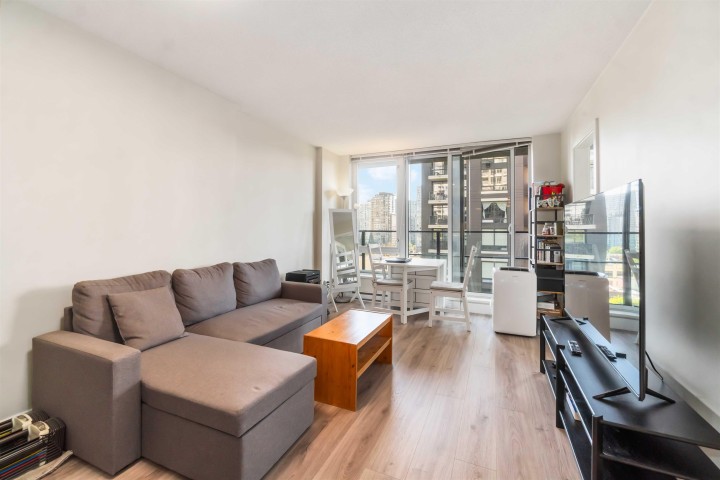 Photo 13 at 813 - 1088 Richards Street, Yaletown, Vancouver West