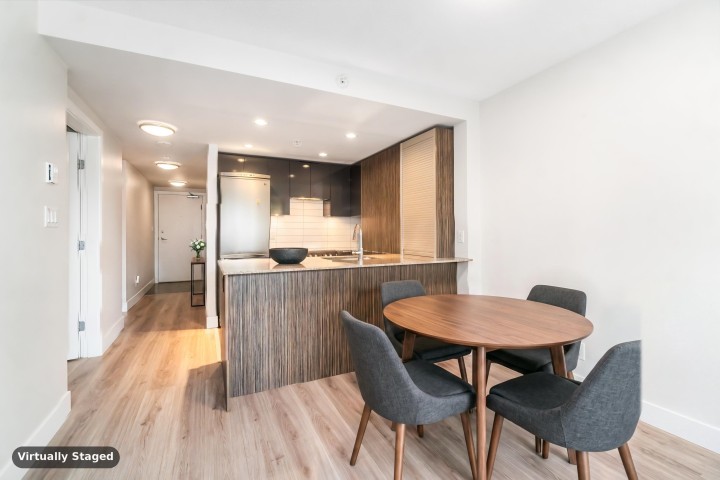 Photo 3 at 813 - 1088 Richards Street, Yaletown, Vancouver West