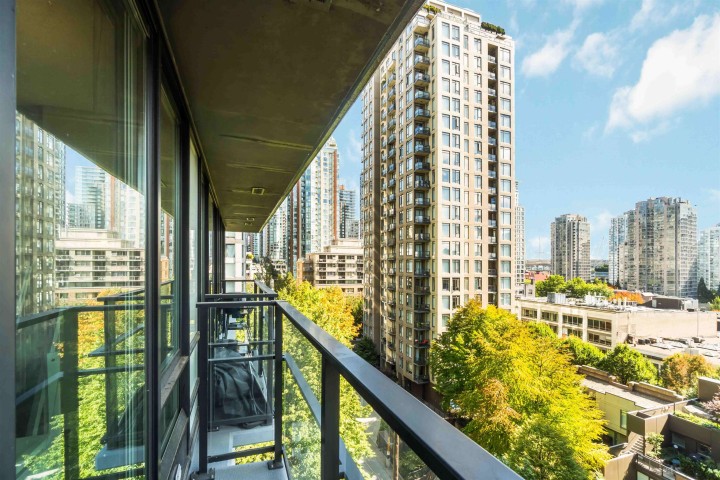 Photo 30 at 813 - 1088 Richards Street, Yaletown, Vancouver West