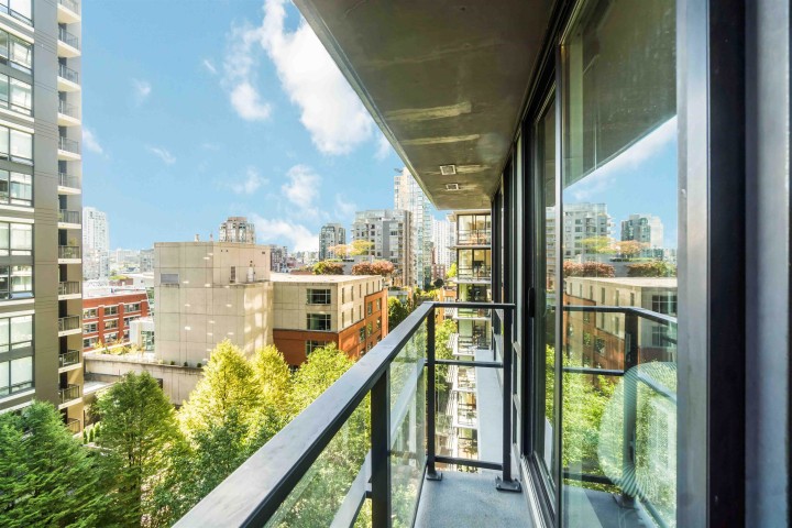 Photo 31 at 813 - 1088 Richards Street, Yaletown, Vancouver West