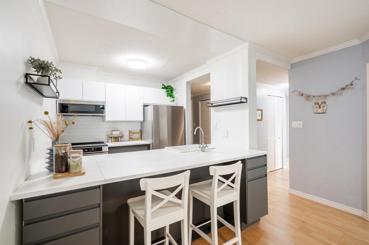 Photo 10 at 303 - 1510 W 1st Avenue, False Creek, Vancouver West