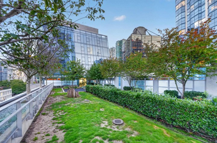 Photo 19 at 206 - 1477 W Pender Street, Coal Harbour, Vancouver West