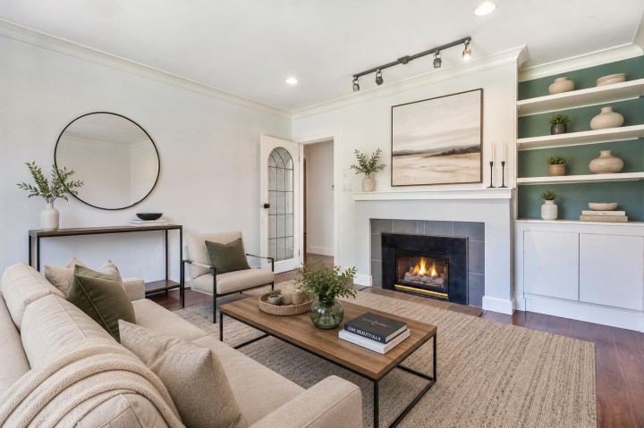 Photo 3 at 2576 Parker Street, Renfrew VE, Vancouver East