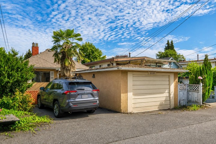 Photo 24 at 2576 Parker Street, Renfrew VE, Vancouver East