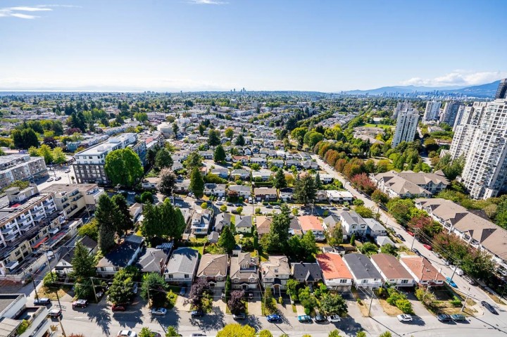 Photo 37 at 2902 - 5665 Boundary Road, Collingwood VE, Vancouver East