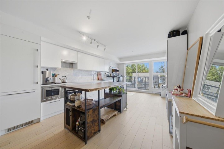 Photo 10 at 203 - 2508 Fraser Street, Mount Pleasant VE, Vancouver East
