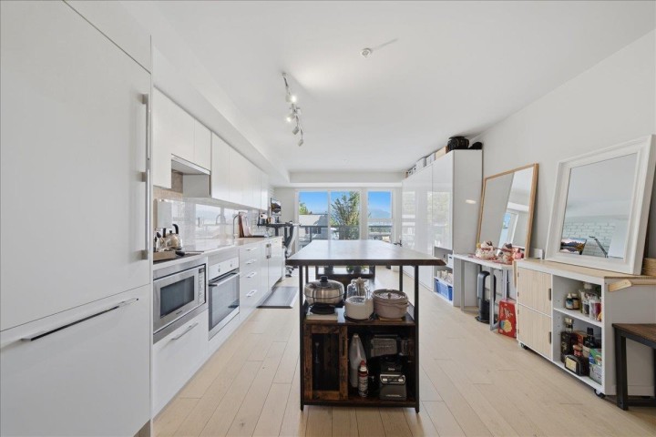 Photo 11 at 203 - 2508 Fraser Street, Mount Pleasant VE, Vancouver East