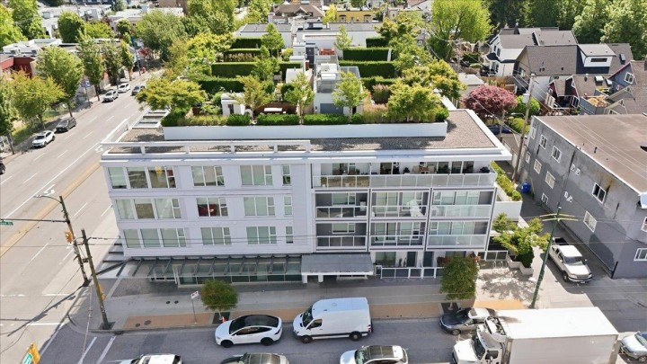 Photo 19 at 203 - 2508 Fraser Street, Mount Pleasant VE, Vancouver East