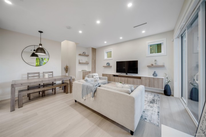 Photo 6 at 2558 William Street, Renfrew VE, Vancouver East