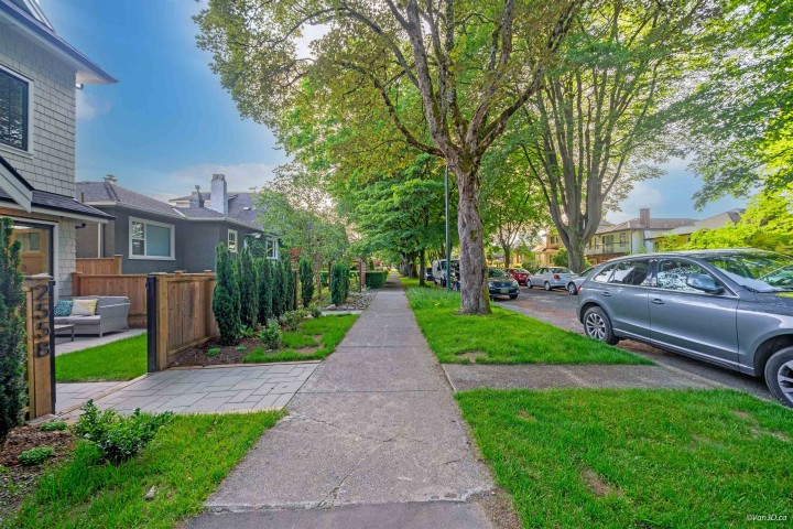 Photo 18 at 2558 William Street, Renfrew VE, Vancouver East