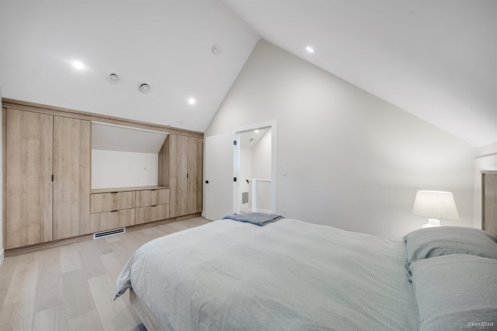 Photo 15 at 2558 William Street, Renfrew VE, Vancouver East