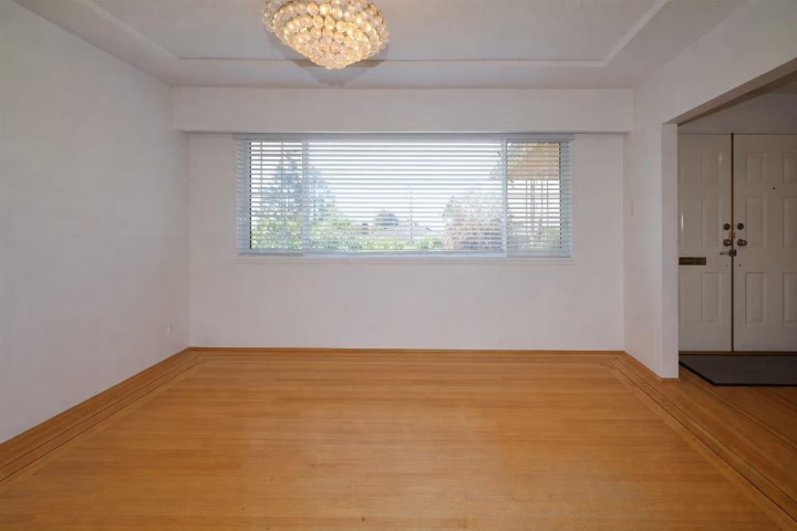 Photo 10 at 1563 E 59th Avenue, Fraserview VE, Vancouver East