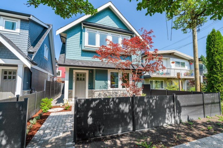 Photo 1 at 1427 E 27th Avenue, Knight, Vancouver East