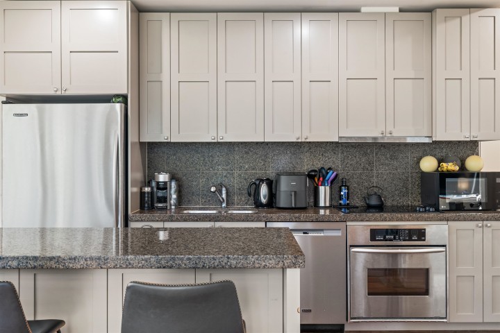 Photo 2 at 609 - 1333 West Georgia Street, Coal Harbour, Vancouver West