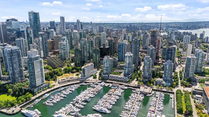 Photo 17 at 609 - 1333 West Georgia Street, Coal Harbour, Vancouver West