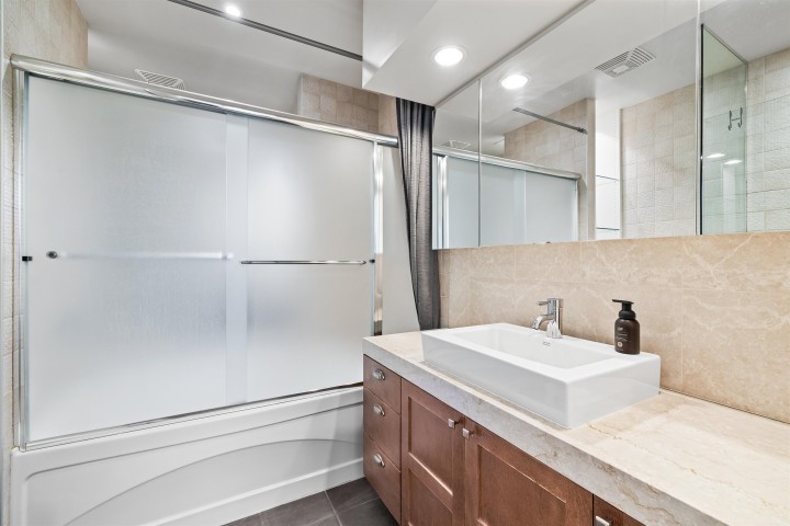 Photo 9 at 609 - 1333 West Georgia Street, Coal Harbour, Vancouver West
