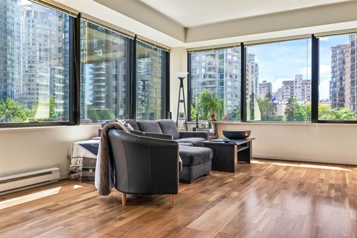 Photo 4 at 609 - 1333 West Georgia Street, Coal Harbour, Vancouver West