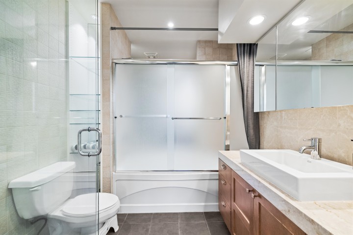 Photo 8 at 609 - 1333 West Georgia Street, Coal Harbour, Vancouver West