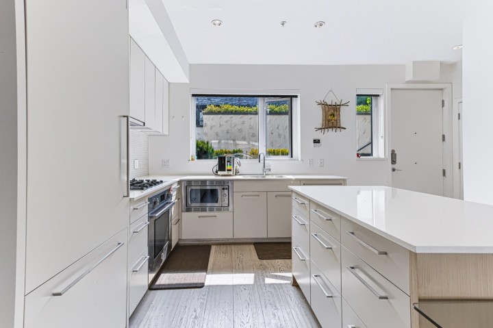Photo 6 at 2 - 589 W King Edward Avenue, Cambie, Vancouver West