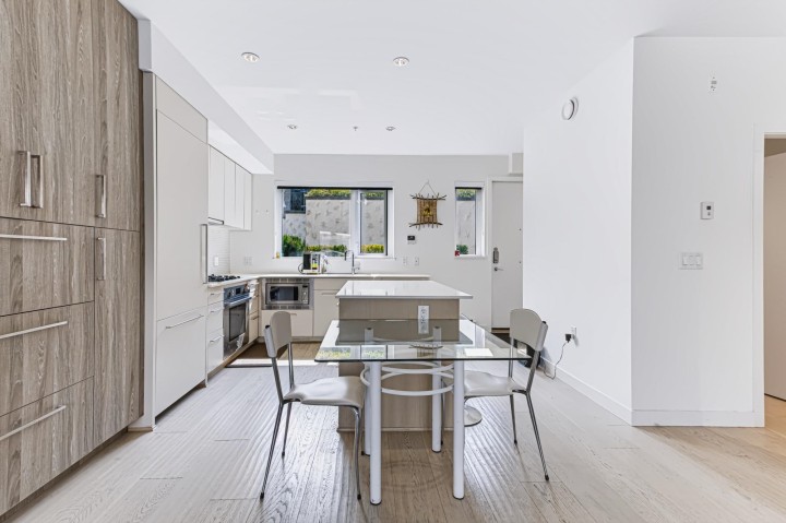 Photo 5 at 2 - 589 W King Edward Avenue, Cambie, Vancouver West