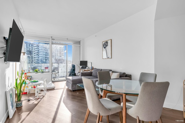 Photo 6 at 716 - 3557 Sawmill Crescent, South Marine, Vancouver East
