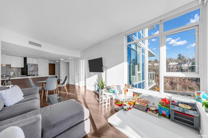 Photo 1 at 716 - 3557 Sawmill Crescent, South Marine, Vancouver East