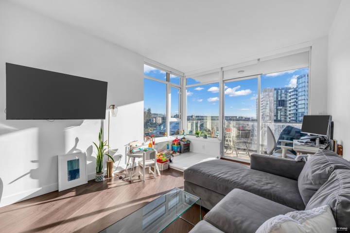 Photo 4 at 716 - 3557 Sawmill Crescent, South Marine, Vancouver East