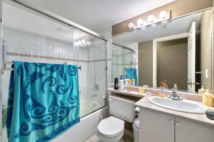 Photo 16 at 968 E 31st Avenue, Fraser VE, Vancouver East