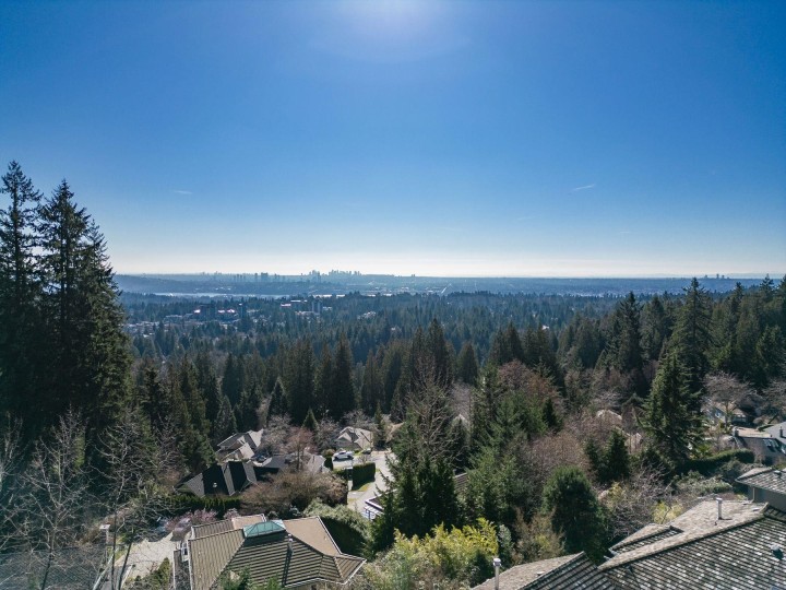 Photo 34 at 3866 Michener Way, Braemar, North Vancouver