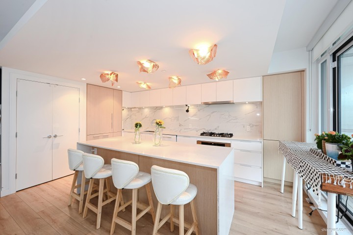 Photo 3 at 606 - 1500 Fern Street, Lynnmour, North Vancouver