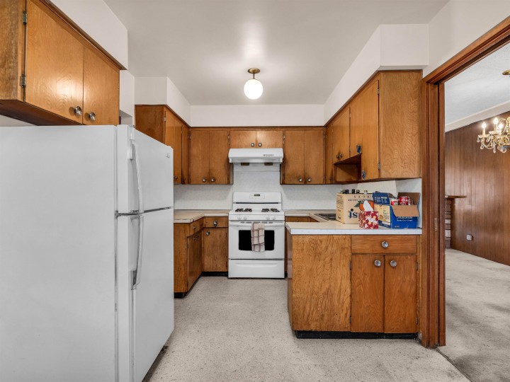 Photo 10 at 409 E 63rd Avenue, South Vancouver, Vancouver East