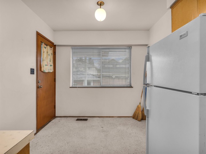 Photo 11 at 409 E 63rd Avenue, South Vancouver, Vancouver East