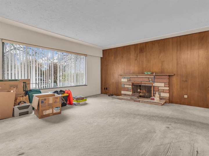 Photo 4 at 409 E 63rd Avenue, South Vancouver, Vancouver East