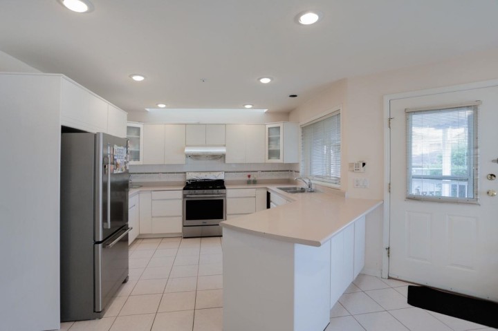 Photo 9 at 6333 Butler Street, Killarney VE, Vancouver East