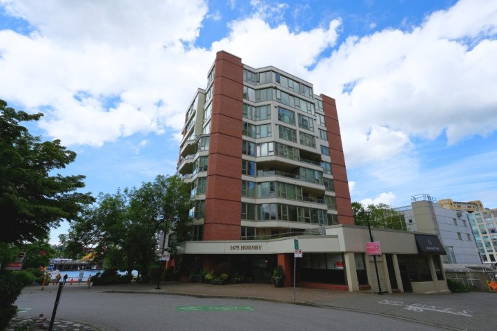 Photo 33 at 203 - 1675 Hornby Street, Yaletown, Vancouver West