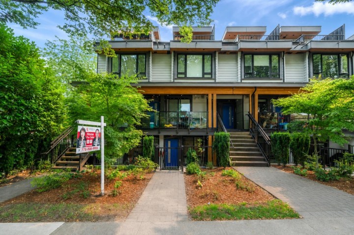 Photo 6 at 4728 Duchess Street, Collingwood VE, Vancouver East