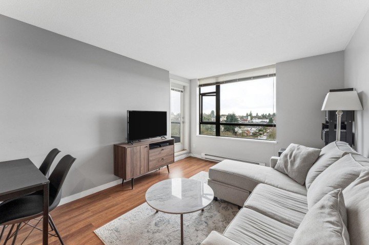 Photo 2 at 901 - 3520 Crowley Drive, Collingwood VE, Vancouver East