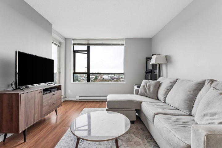 Photo 3 at 901 - 3520 Crowley Drive, Collingwood VE, Vancouver East