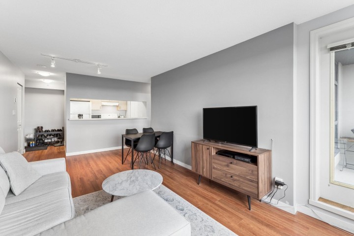 Photo 1 at 901 - 3520 Crowley Drive, Collingwood VE, Vancouver East