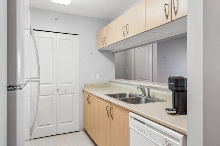 Photo 9 at 901 - 3520 Crowley Drive, Collingwood VE, Vancouver East