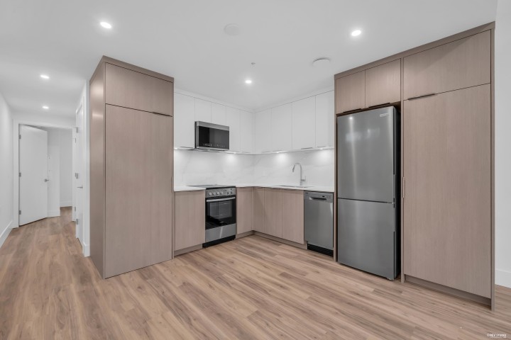 Photo 2 at 1726 Templeton Drive, Grandview Woodland, Vancouver East