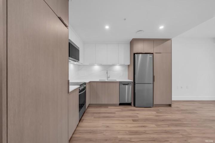 Photo 5 at 1726 Templeton Drive, Grandview Woodland, Vancouver East