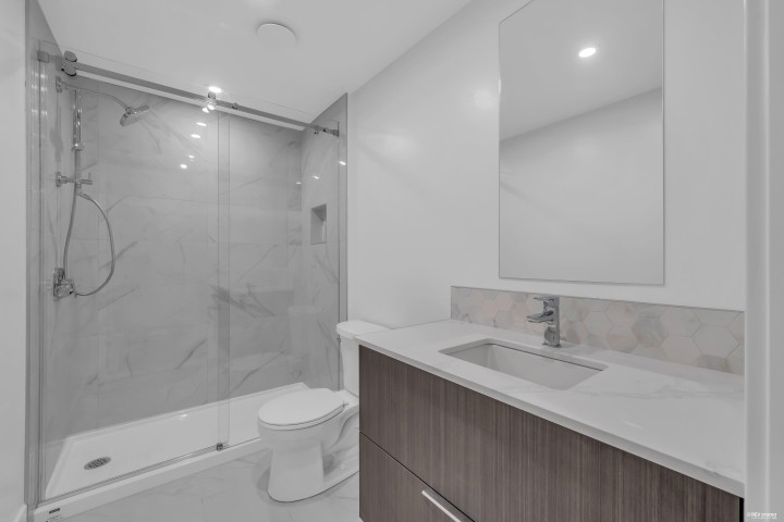 Photo 9 at 1726 Templeton Drive, Grandview Woodland, Vancouver East
